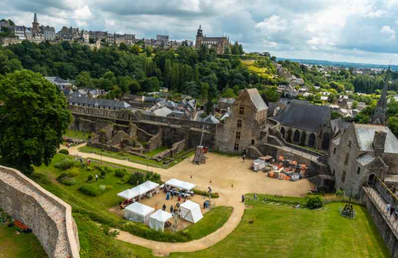 Organiser un séminaire dans un château en Normandie : l’attrait d’un domaine d’exception pour les entreprises CNSEE Business