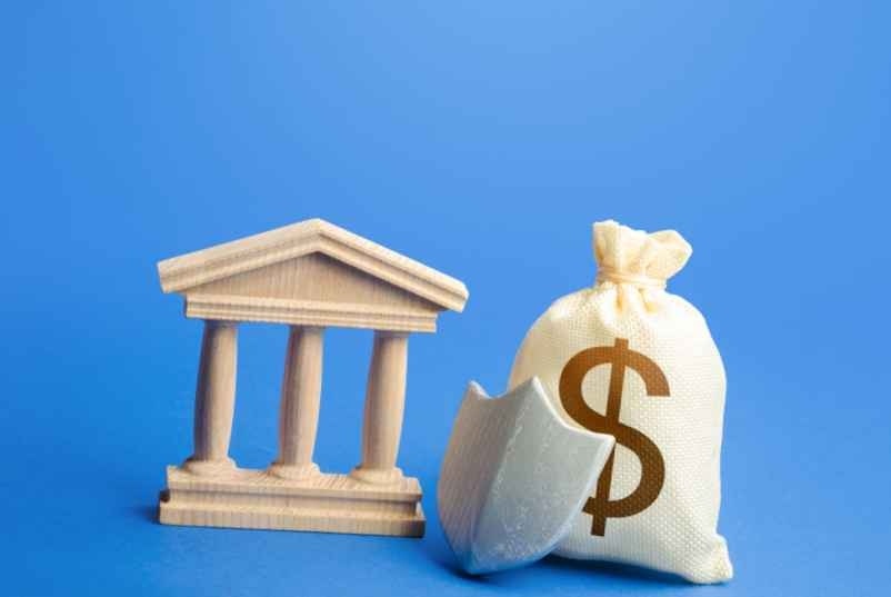 Huissier et compte bancaire : peut-il bloquer un compte sans prévenir et que faire ensuite ? CNSEE-Business