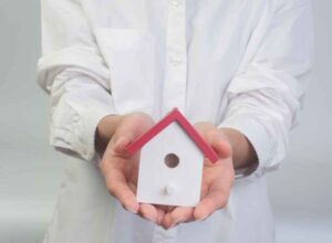 Comment acheter la maison de ses parents de leur vivant ?-CNSEE Business