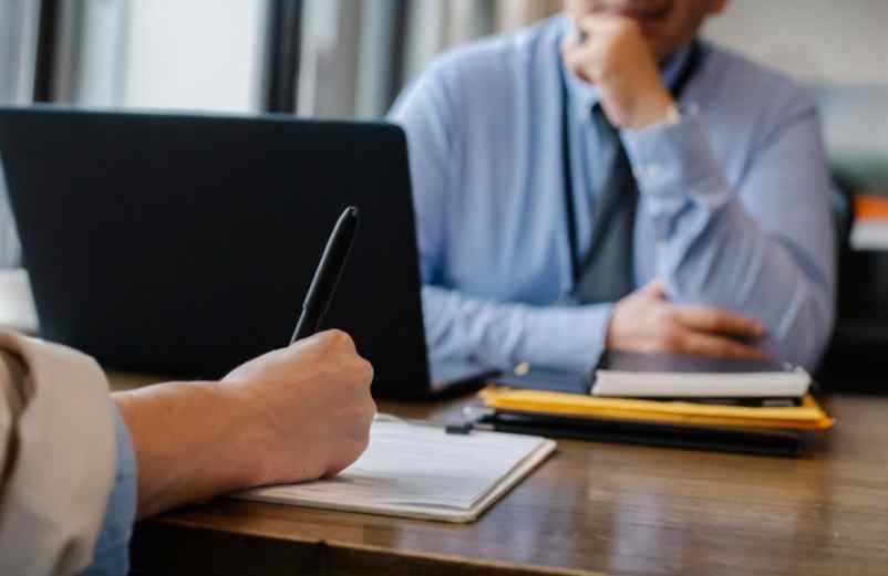 Quel délai entre l’entretien préalable et le licenciement pour inaptitude ? CNSEE Business